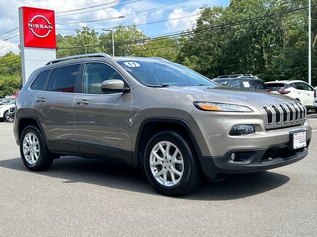 Used 2017 Jeep Cherokee Latitude with VIN 1C4PJMCS7HW666040 for sale in Shelton, CT