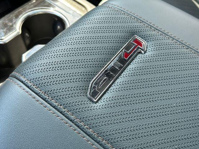 2025 GMC Yukon XL AT4