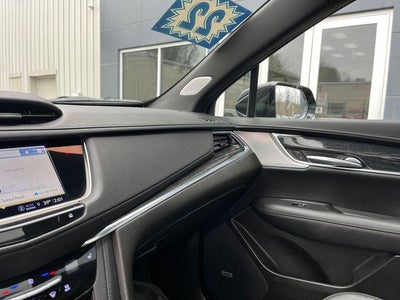 2022 Cadillac XT5 Premium Luxury