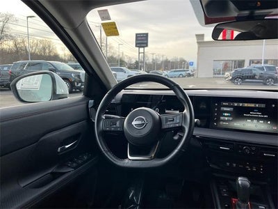 2025 Nissan Kicks SR