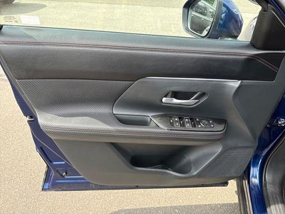 2025 Nissan Kicks SR FWD