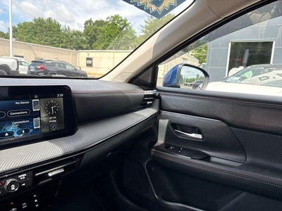 2025 Nissan Kicks SR FWD