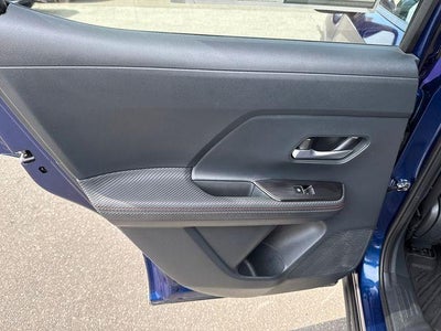 2025 Nissan Kicks SR FWD