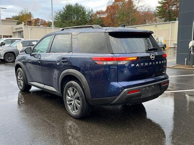 2025 Nissan Pathfinder SV
