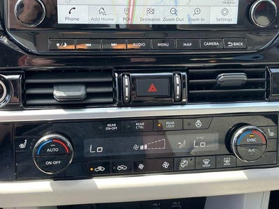 2023 Nissan Pathfinder SL 4WD