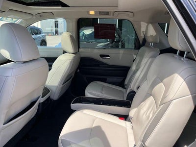 2023 Nissan Pathfinder SL 4WD