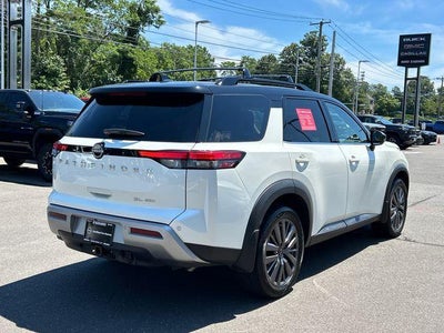 2023 Nissan Pathfinder SL