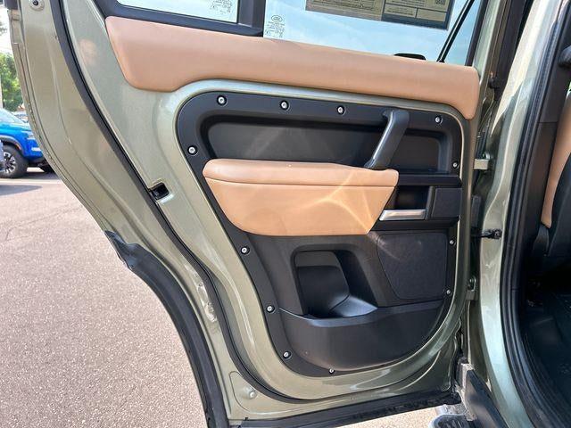 2025 Land Rover Defender 110 P300