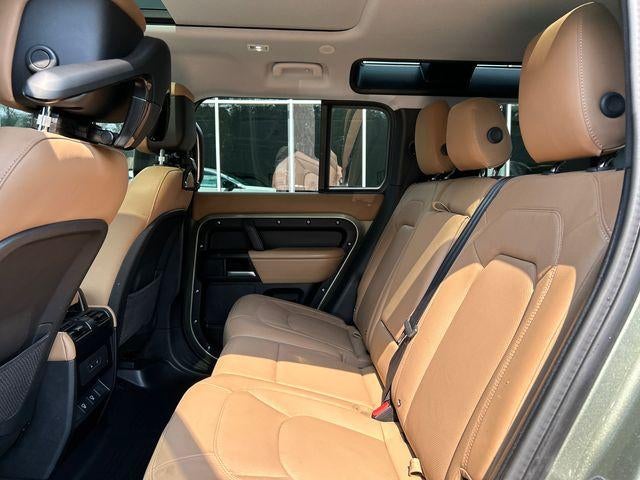 2025 Land Rover Defender 110 P300
