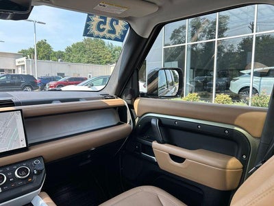 2025 Land Rover Defender 110 P300