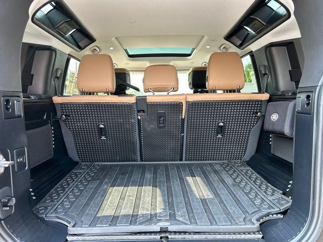 2025 Land Rover Defender 110 P300